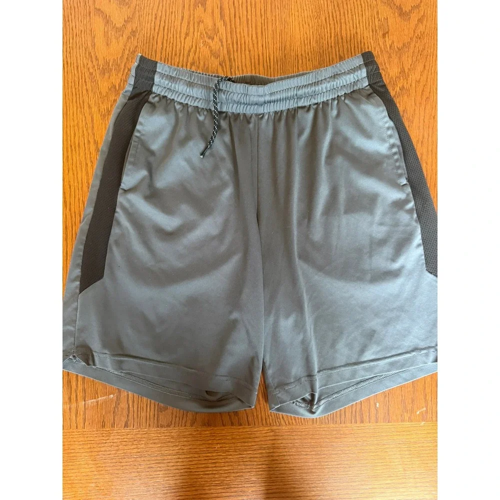 Tek Gear Dry Tek Mens Gray Athletic Shorts Mesh Side Panels Size Medium